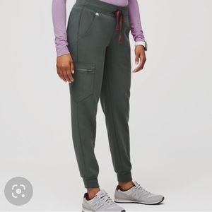 Figs bonsai Zamora joggers in great condition - size XS/P